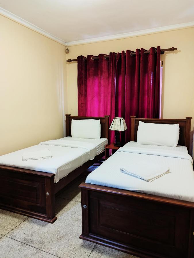 Blue Moon Hotel Нувара-Элия Экстерьер фото