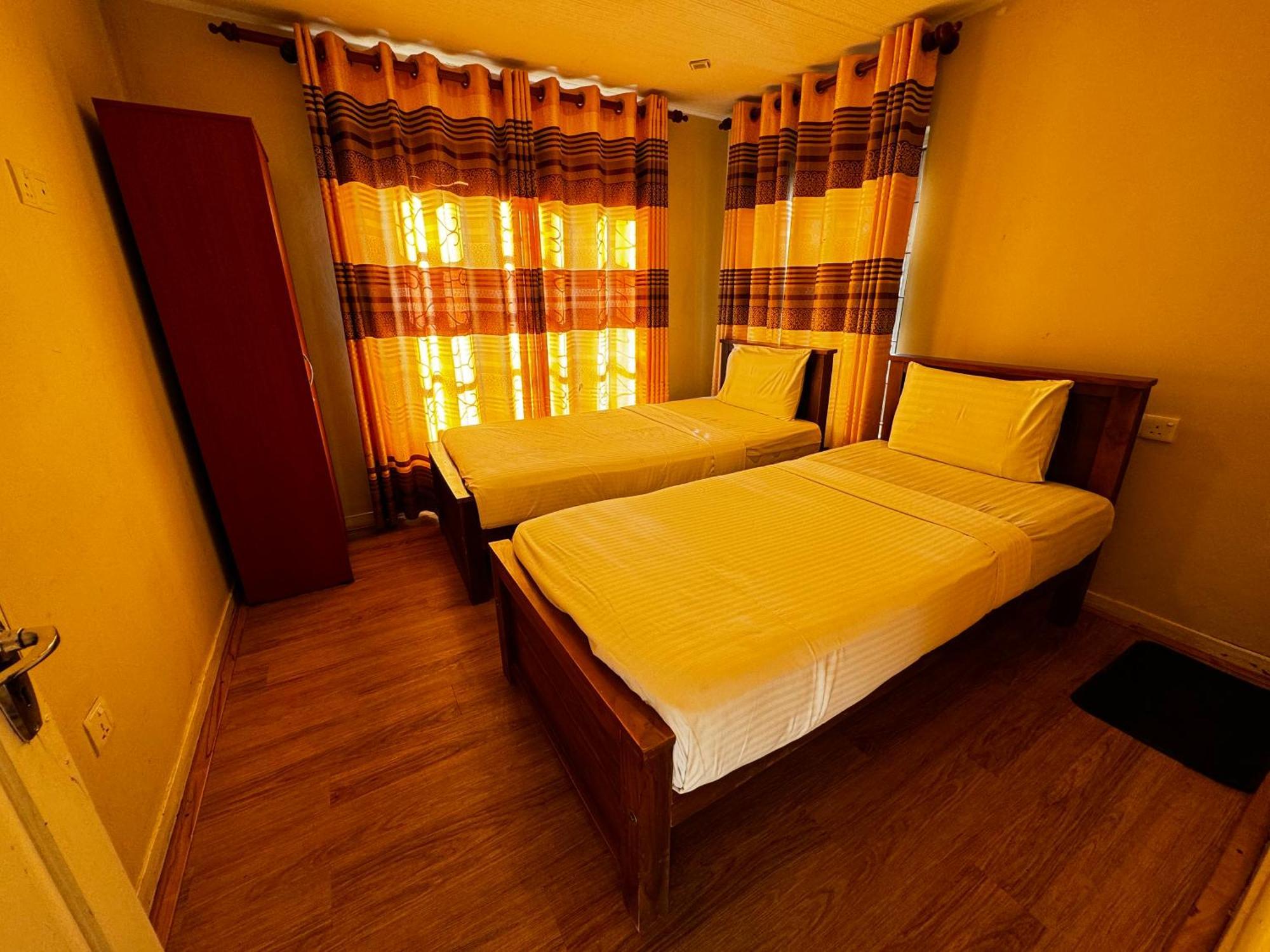 Blue Moon Hotel Нувара-Элия Экстерьер фото