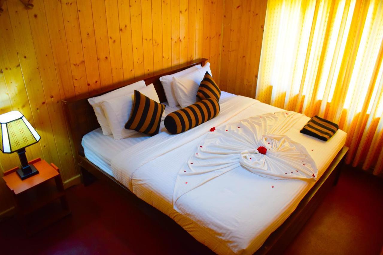 Blue Moon Hotel Нувара-Элия Экстерьер фото